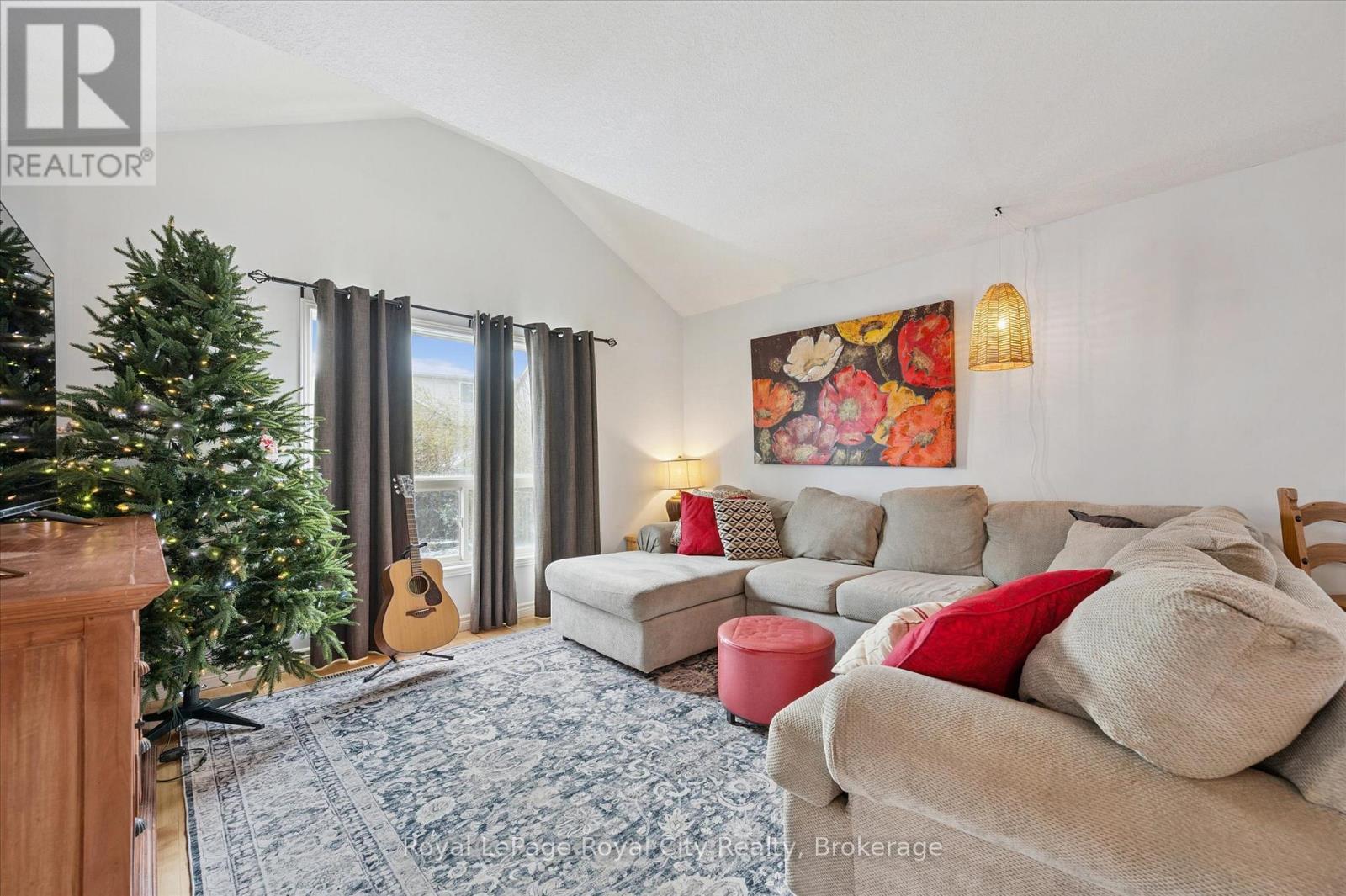 6 Berry Drive, Guelph, Ontario  N1C 1G8 - Photo 5 - X12554774