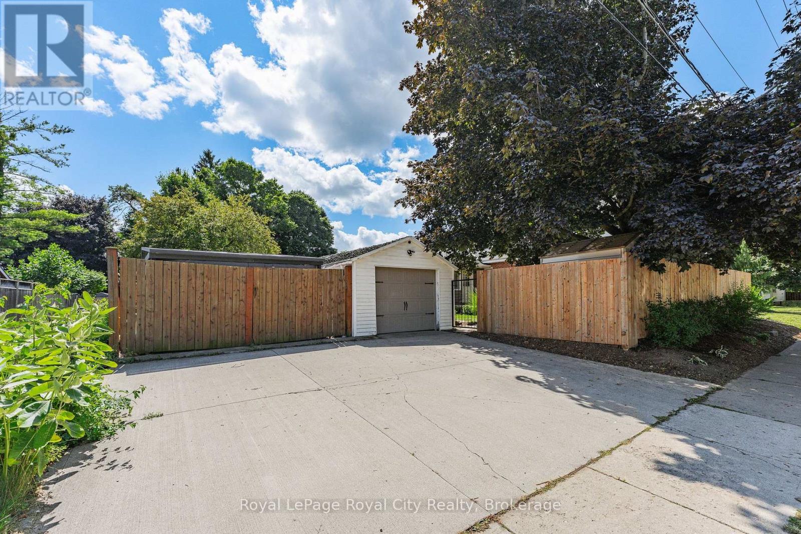 15 Dudhope Avenue, Cambridge, Ontario  N1R 4T2 - Photo 35 - X12554868