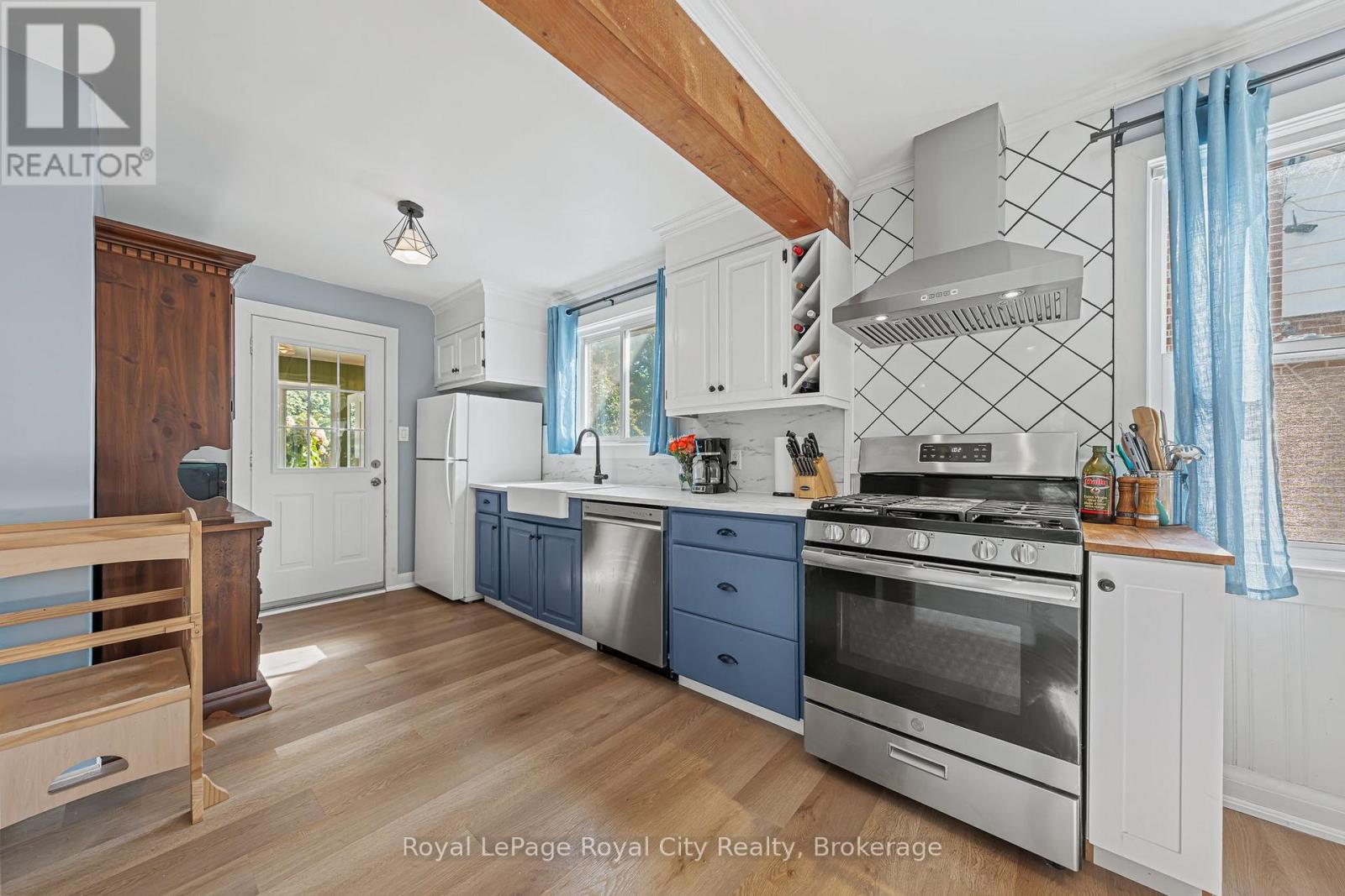 15 Dudhope Avenue, Cambridge, Ontario  N1R 4T2 - Photo 9 - X12554868