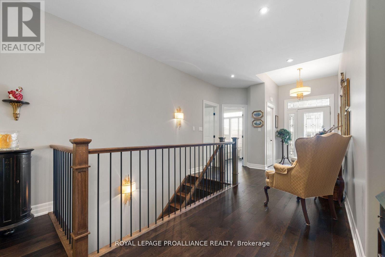 27 Autumn Grove, Quinte West, Ontario K8V 0G9 - Photo 10 - X12554708