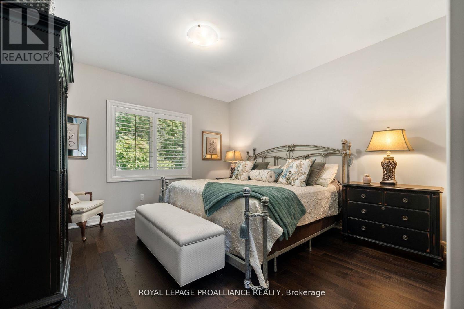 27 Autumn Grove, Quinte West, Ontario K8V 0G9 - Photo 12 - X12554708