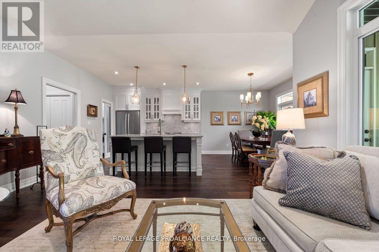 27 Autumn Grove, Quinte West, Ontario K8V 0G9 - Photo 18 - X12554708