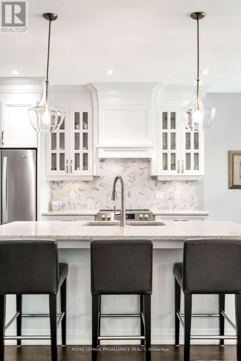 27 Autumn Grove, Quinte West, Ontario K8V 0G9 - Photo 19 - X12554708