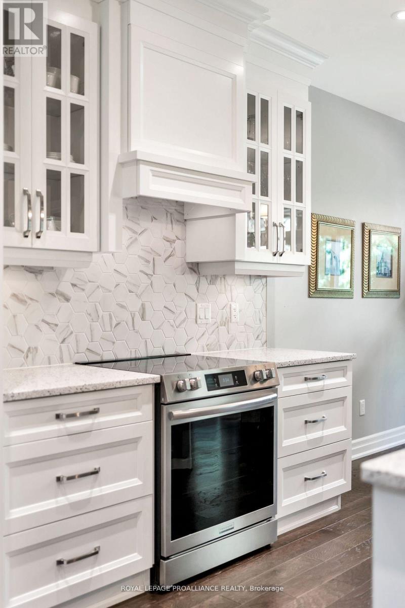 27 Autumn Grove, Quinte West, Ontario K8V 0G9 - Photo 21 - X12554708