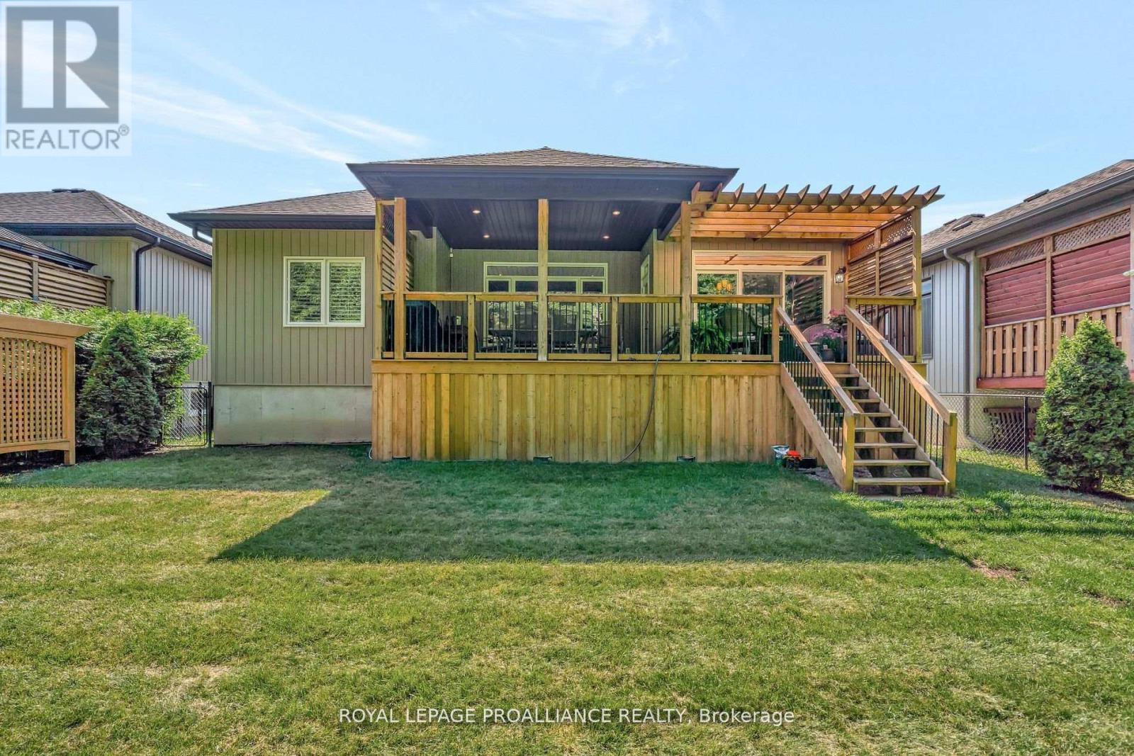 27 Autumn Grove, Quinte West, Ontario K8V 0G9 - Photo 42 - X12554708