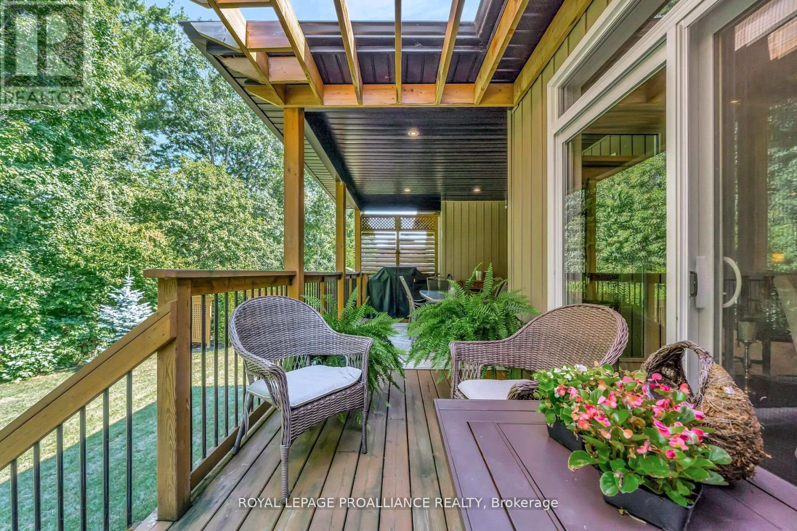 27 Autumn Grove, Quinte West, Ontario K8V 0G9 - Photo 46 - X12554708