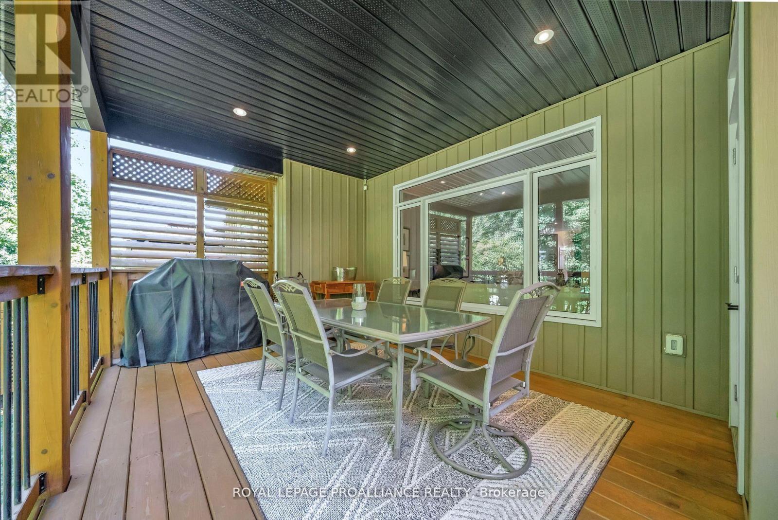 27 Autumn Grove, Quinte West, Ontario K8V 0G9 - Photo 47 - X12554708