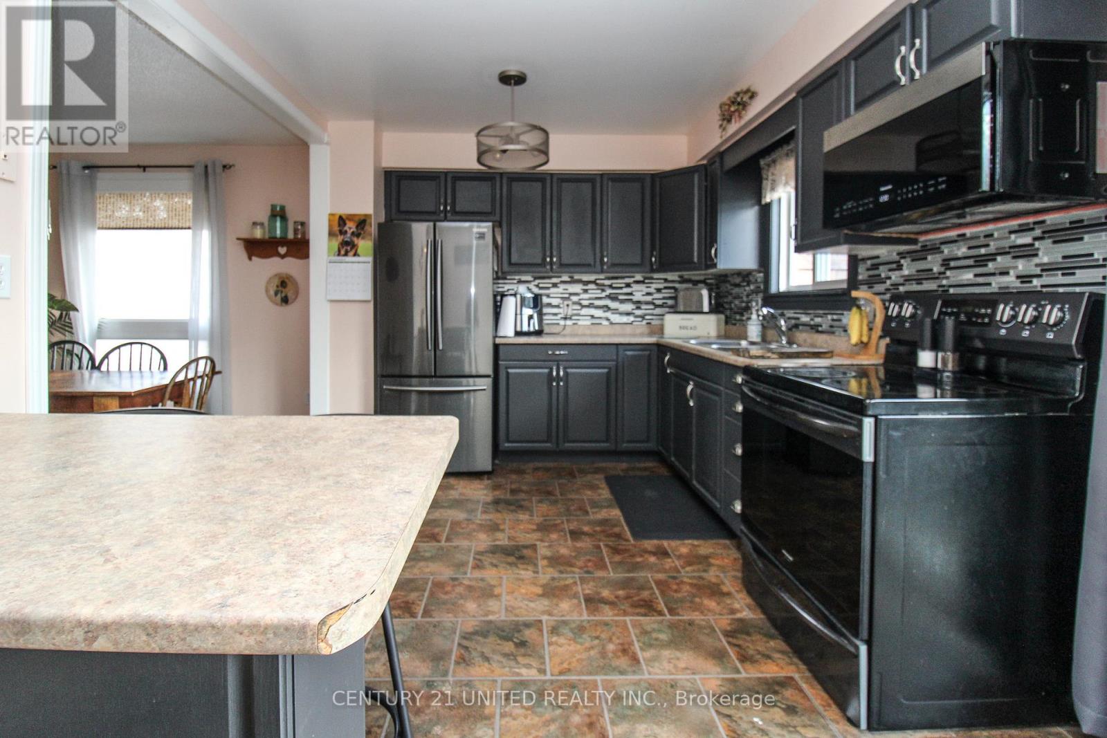 2130 Meadowview Road, Peterborough, Ontario  K9L 1S4 - Photo 14 - X12554770