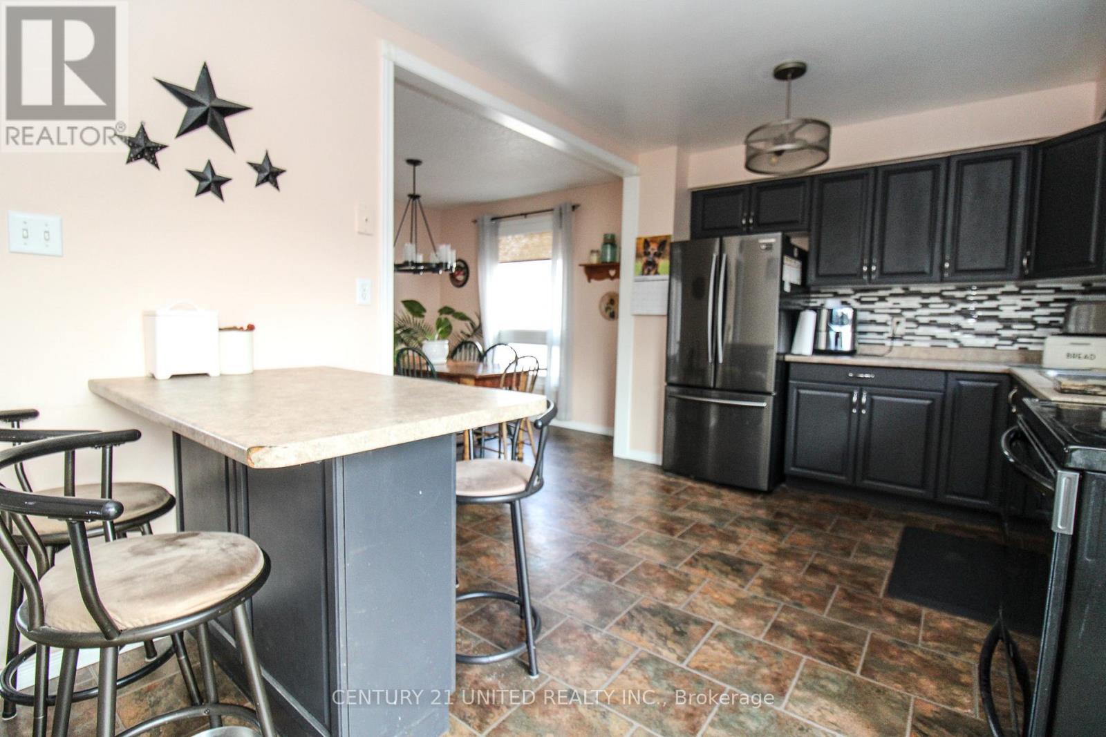 2130 Meadowview Road, Peterborough, Ontario  K9L 1S4 - Photo 16 - X12554770