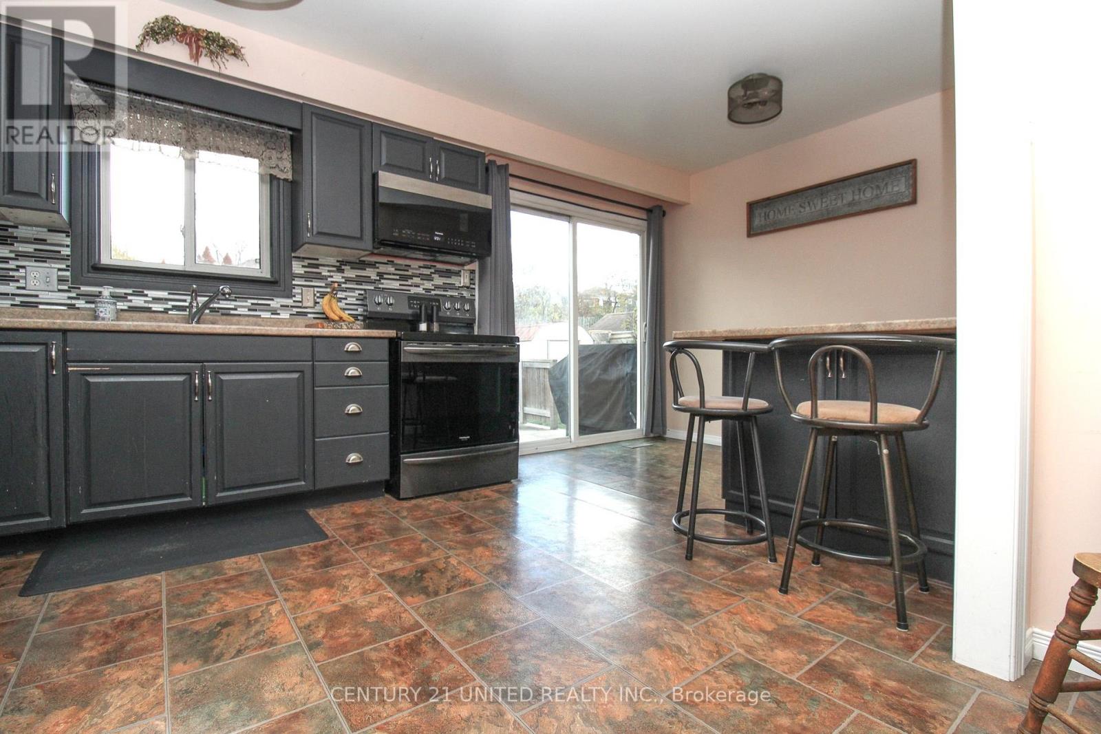 2130 Meadowview Road, Peterborough, Ontario  K9L 1S4 - Photo 18 - X12554770