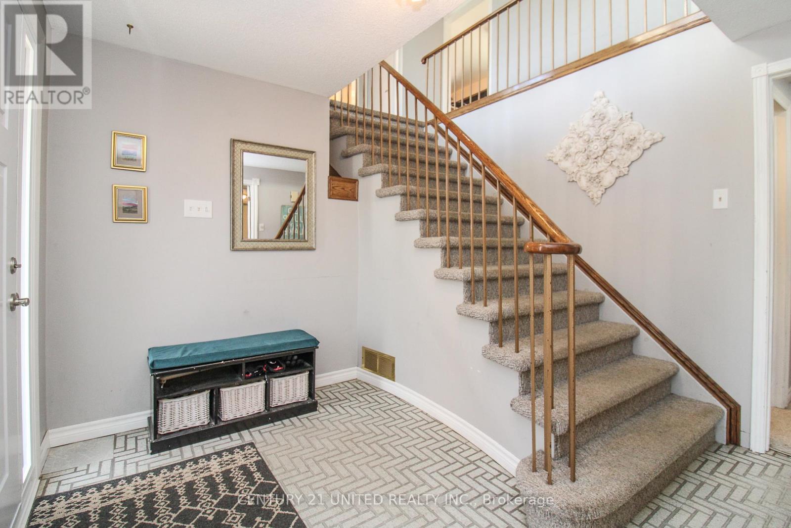 2130 Meadowview Road, Peterborough, Ontario  K9L 1S4 - Photo 5 - X12554770