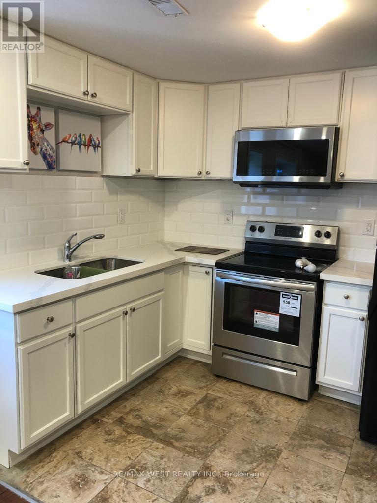 Bsmt - 983-1 Syndenham Lane, Milton, Ontario  L9T 8K1 - Photo 3 - W12554524