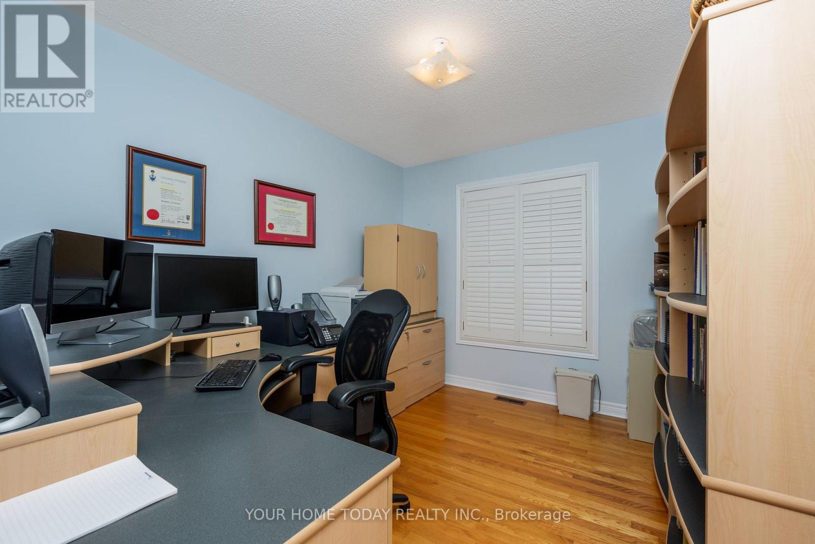 114 Russell Street, Halton Hills, Ontario  L7G 5Z1 - Photo 10 - W12554528