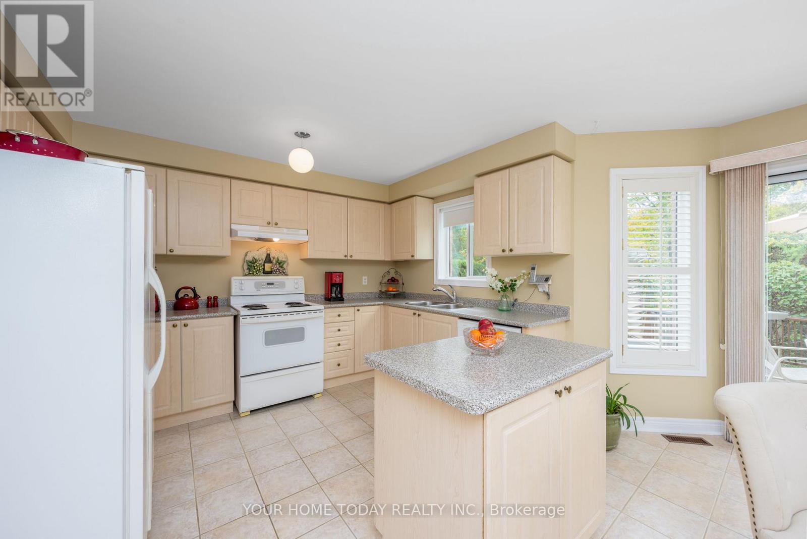 114 Russell Street, Halton Hills, Ontario  L7G 5Z1 - Photo 13 - W12554528