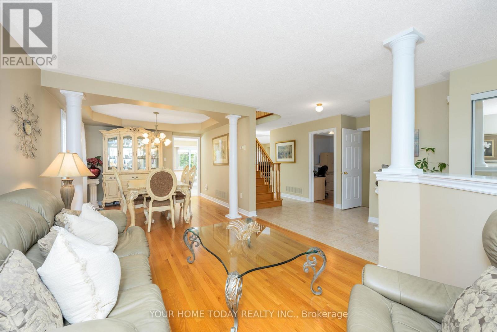 114 Russell Street, Halton Hills, Ontario  L7G 5Z1 - Photo 8 - W12554528