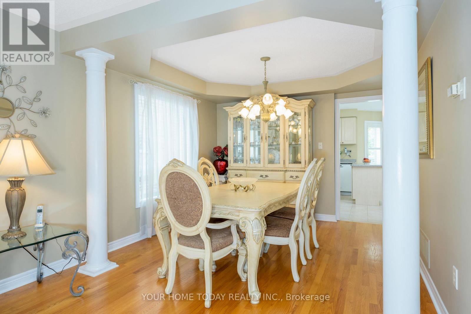 114 Russell Street, Halton Hills, Ontario  L7G 5Z1 - Photo 9 - W12554528