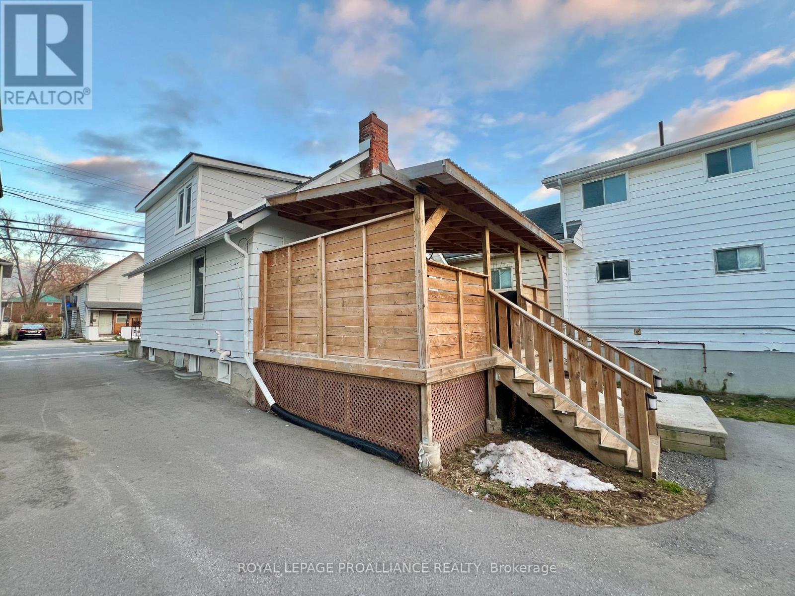 248 Dufferin Avenue, Quinte West, Ontario  K8V 5E9 - Photo 16 - X12554986