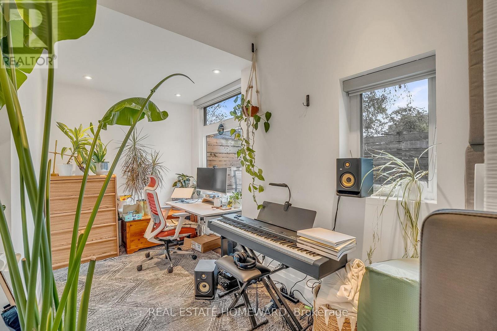 272 Keele Street, Toronto, Ontario  M6P 2K4 - Photo 11 - W12554552