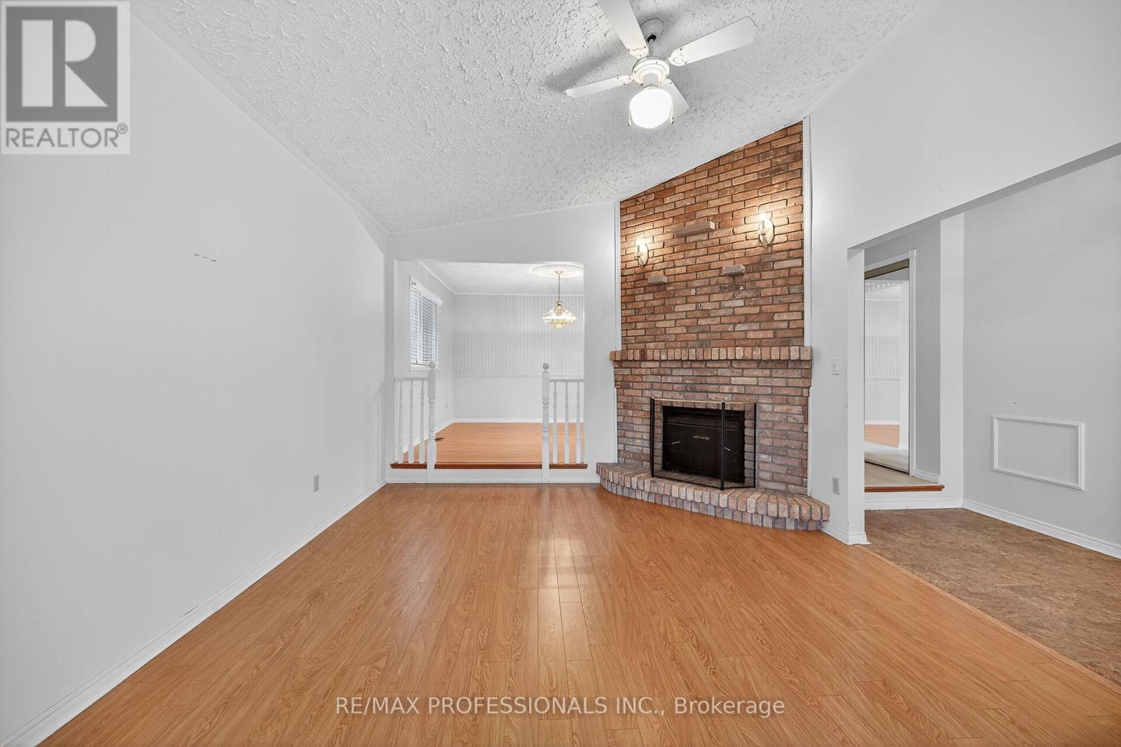 1262 Nathaniel Crescent, Burlington, Ontario  L7S 2B1 - Photo 10 - W12554608