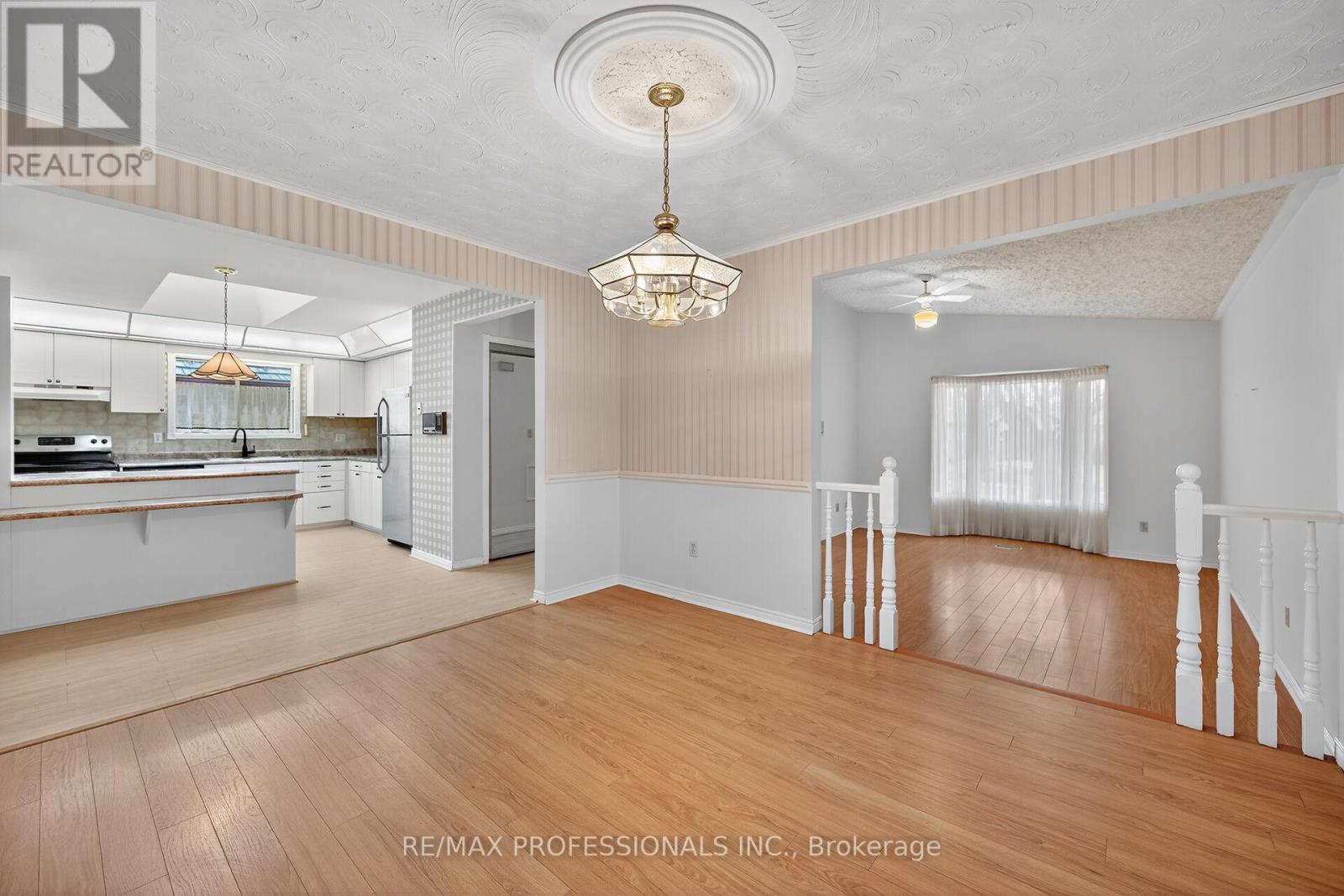 1262 Nathaniel Crescent, Burlington, Ontario  L7S 2B1 - Photo 14 - W12554608