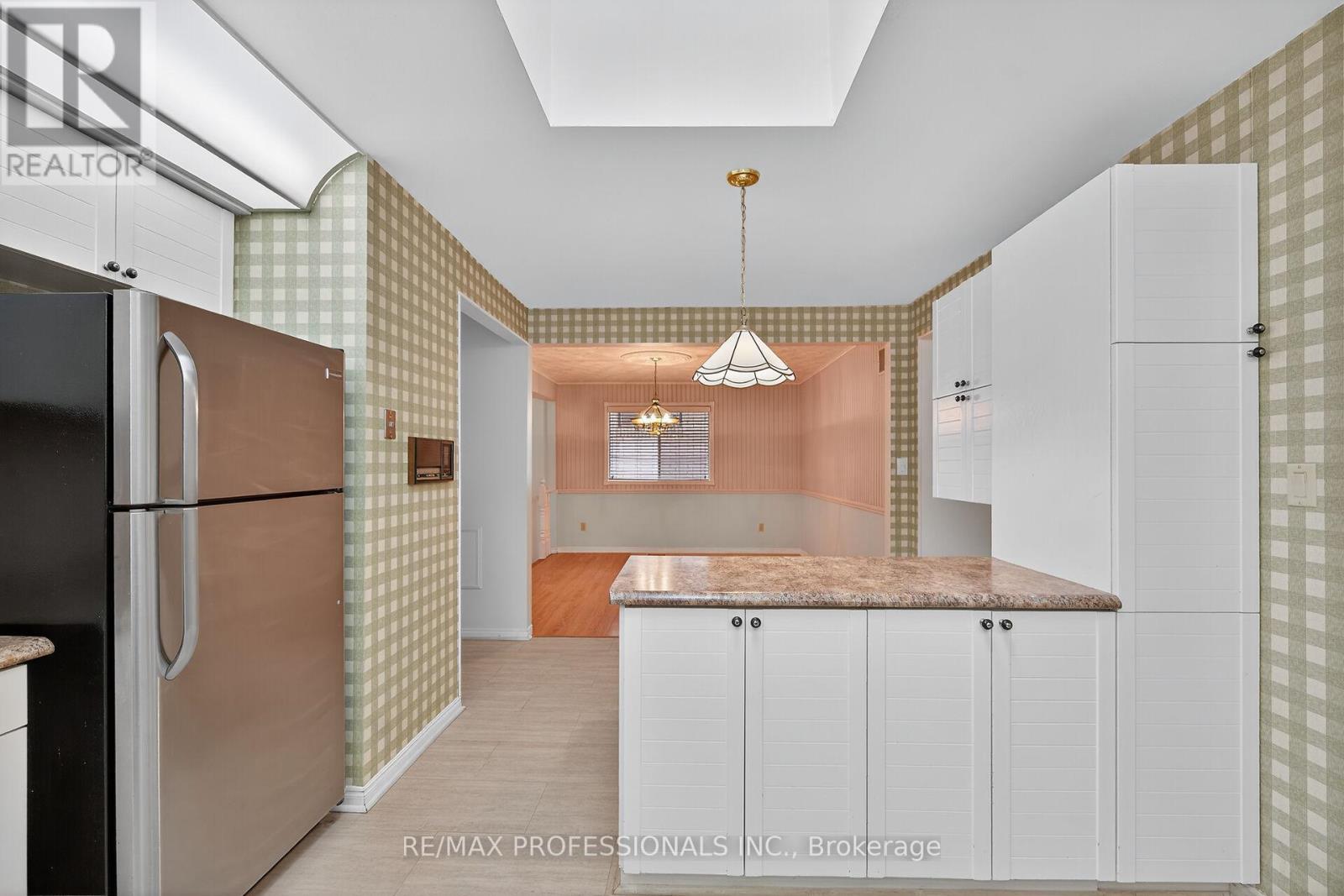 1262 Nathaniel Crescent, Burlington, Ontario  L7S 2B1 - Photo 19 - W12554608