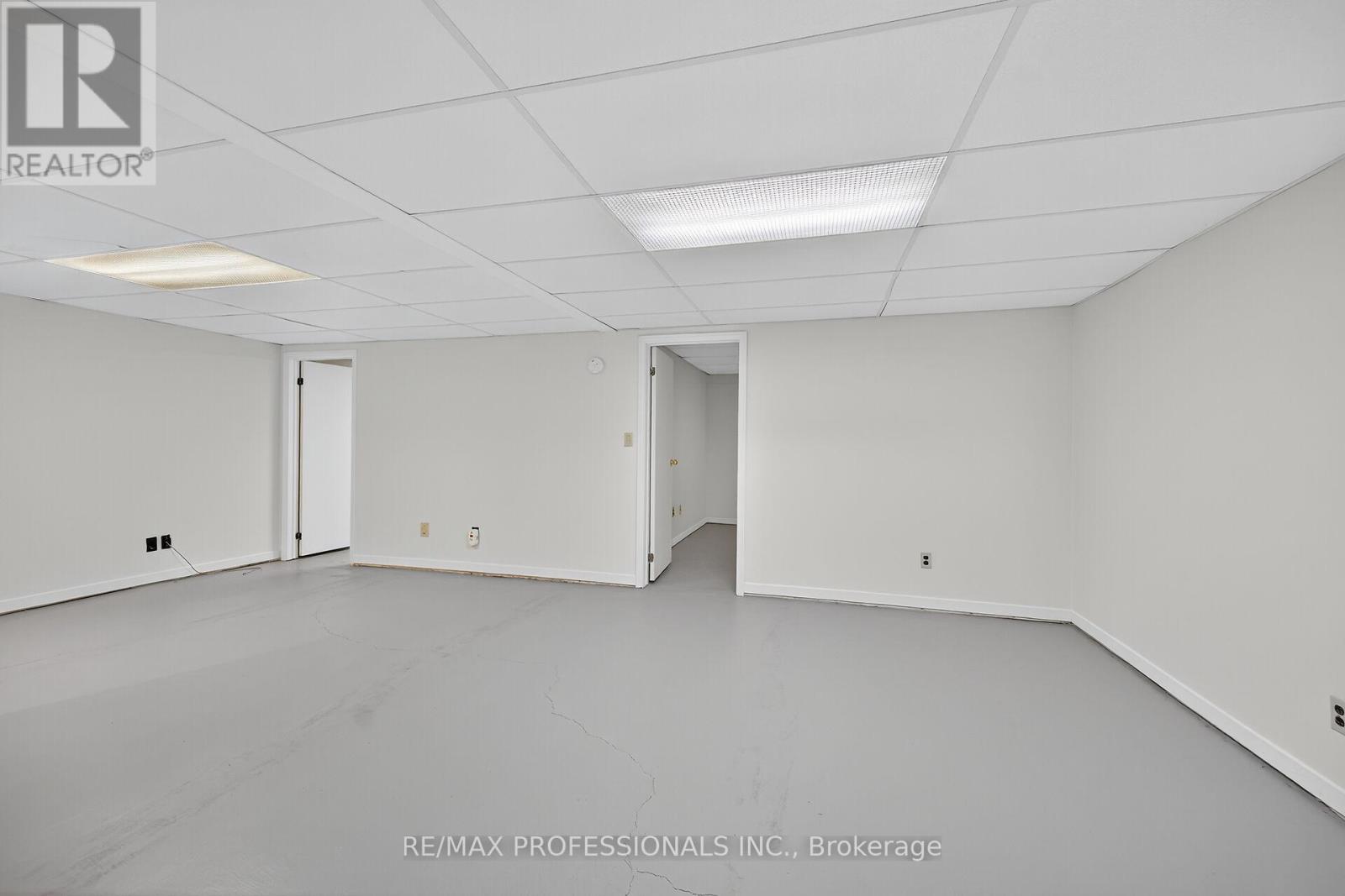 1262 Nathaniel Crescent, Burlington, Ontario  L7S 2B1 - Photo 33 - W12554608