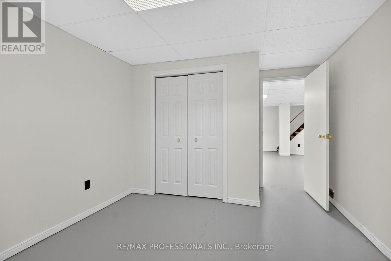 1262 Nathaniel Crescent, Burlington, Ontario  L7S 2B1 - Photo 38 - W12554608