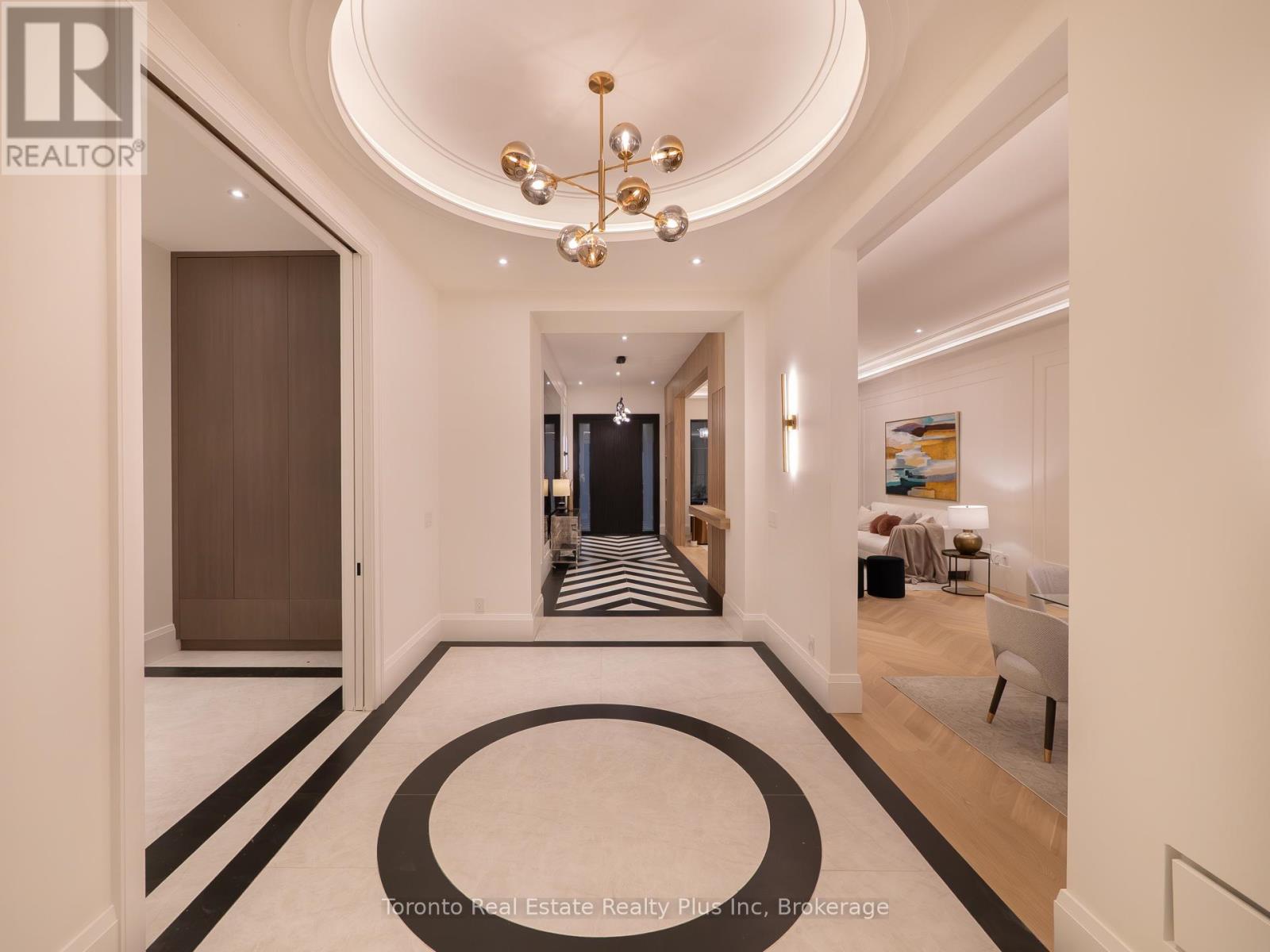 1160 Mona Road, Mississauga, Ontario  L5G 2Z7 - Photo 5 - W12554610