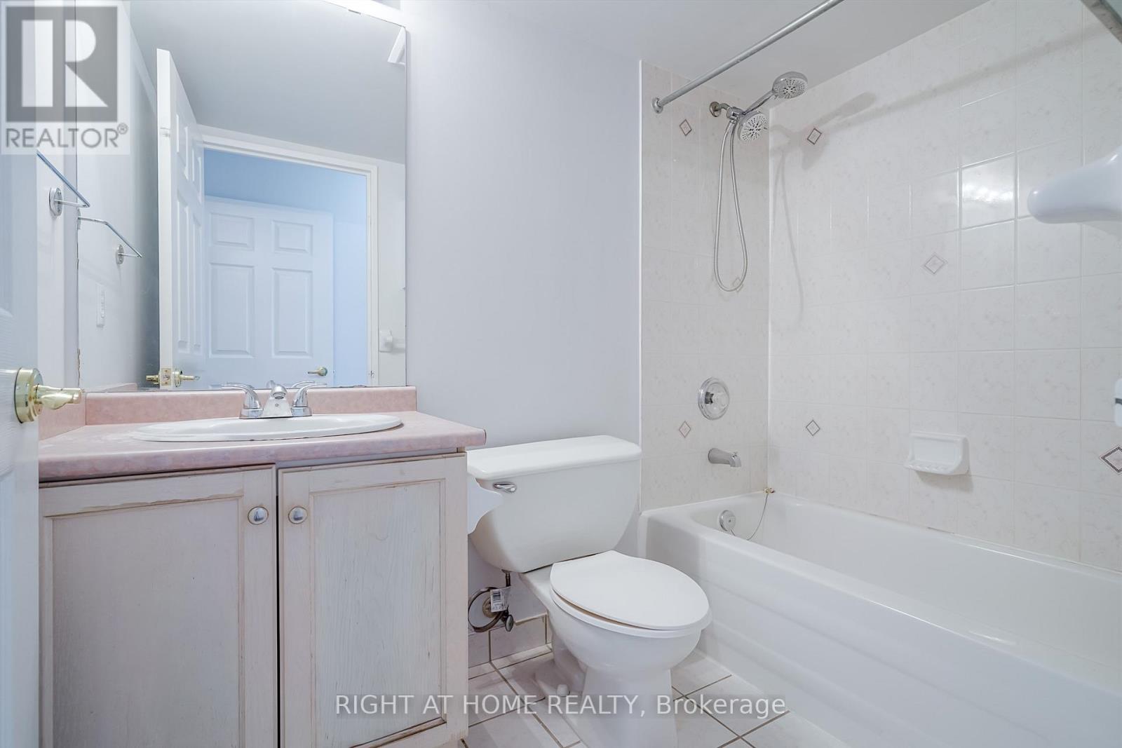 2205 - 156 Enfield Place, Mississauga, Ontario  L5B 4L8 - Photo 21 - W12554620