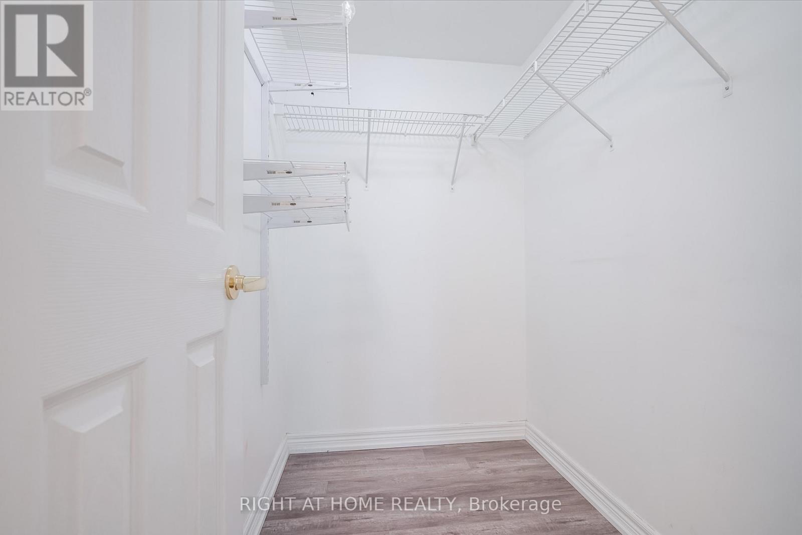 2205 - 156 Enfield Place, Mississauga, Ontario  L5B 4L8 - Photo 24 - W12554620