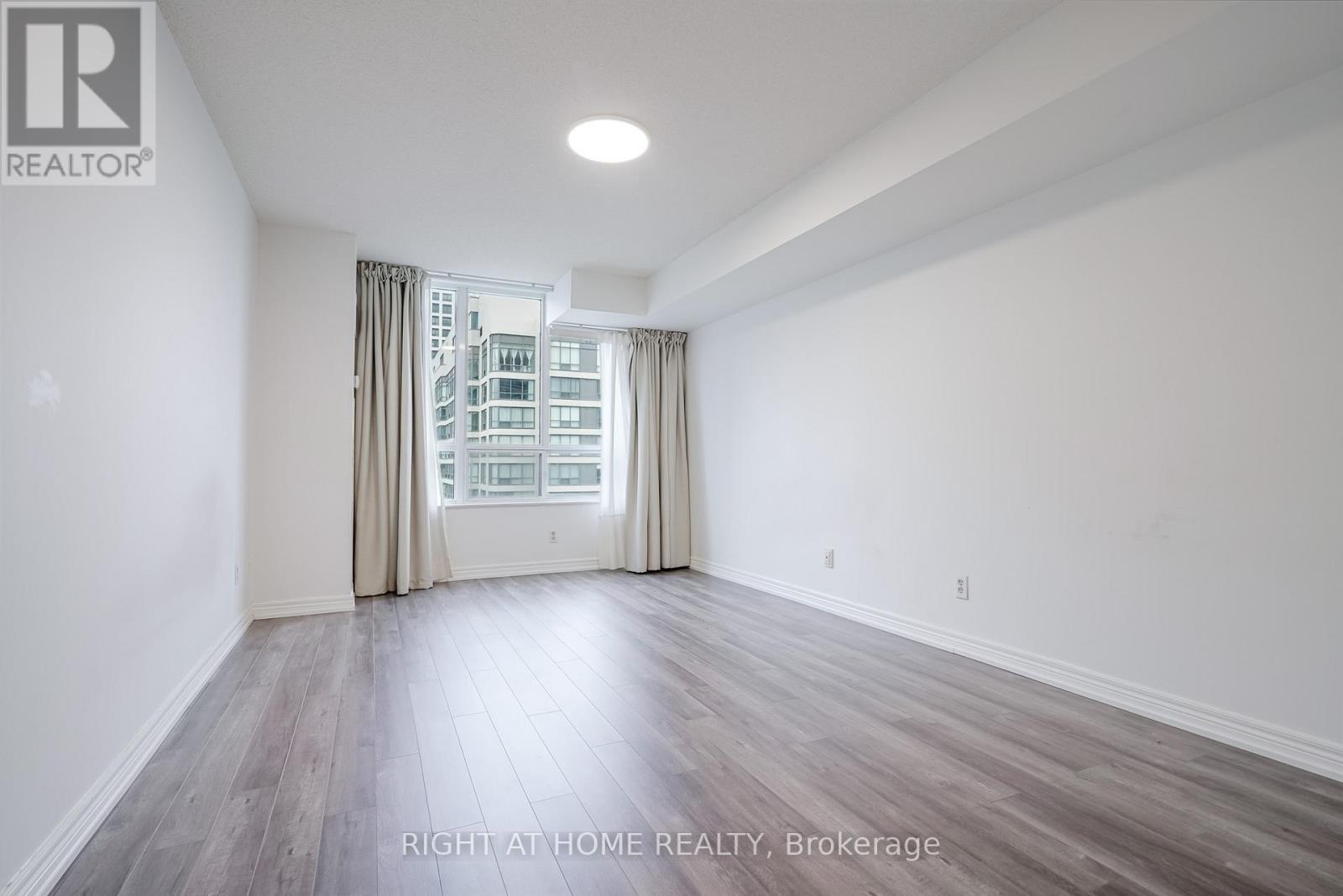 2205 - 156 Enfield Place, Mississauga, Ontario  L5B 4L8 - Photo 26 - W12554620