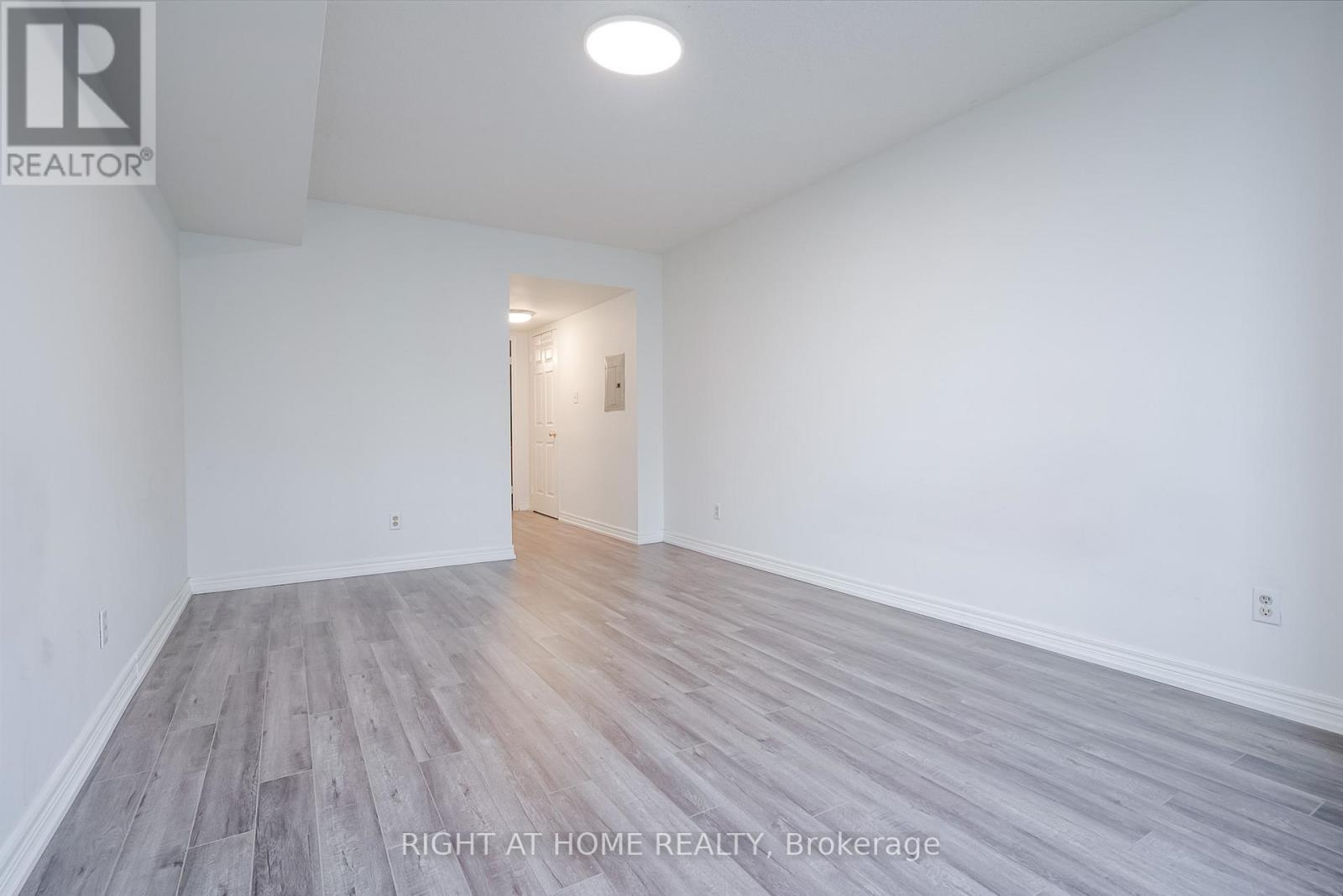 2205 - 156 Enfield Place, Mississauga, Ontario  L5B 4L8 - Photo 27 - W12554620