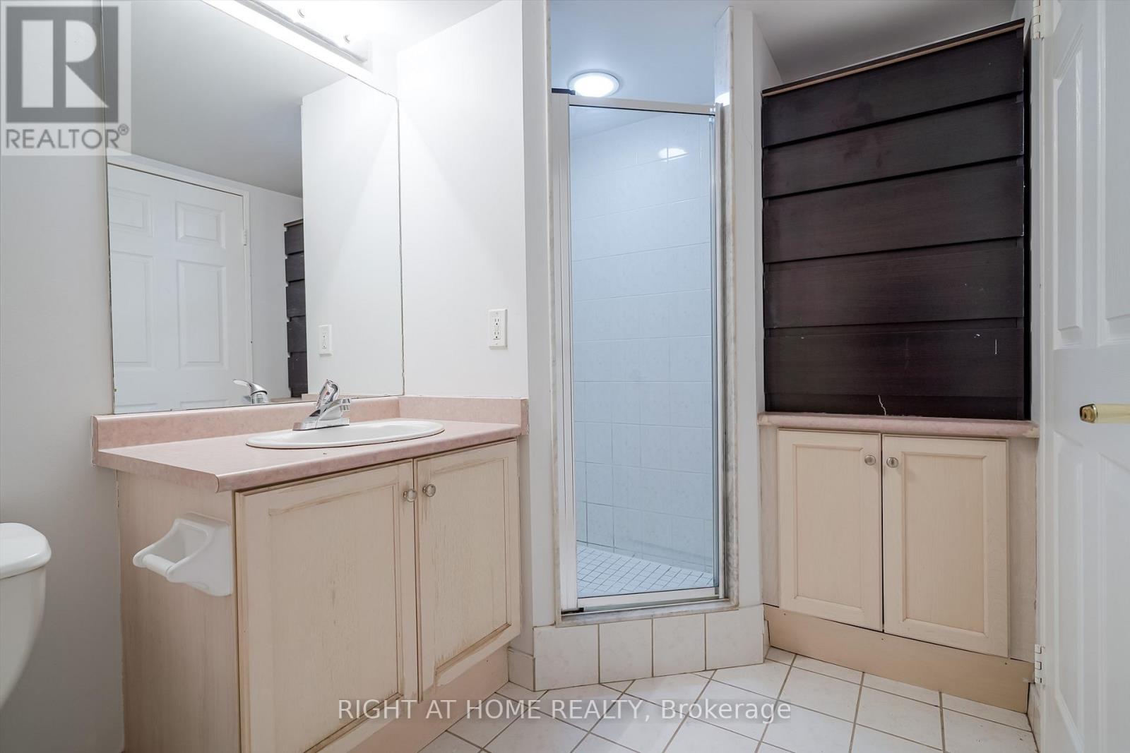 2205 - 156 Enfield Place, Mississauga, Ontario  L5B 4L8 - Photo 31 - W12554620