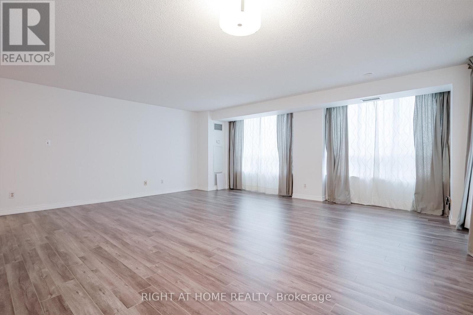 2205 - 156 Enfield Place, Mississauga, Ontario  L5B 4L8 - Photo 38 - W12554620