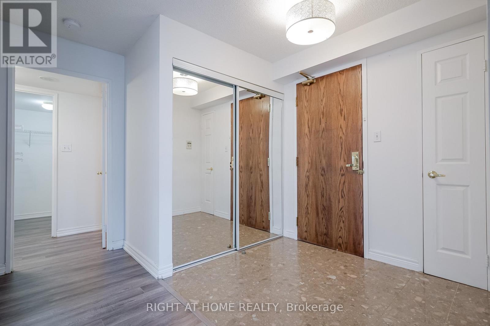 2205 - 156 Enfield Place, Mississauga, Ontario  L5B 4L8 - Photo 5 - W12554620