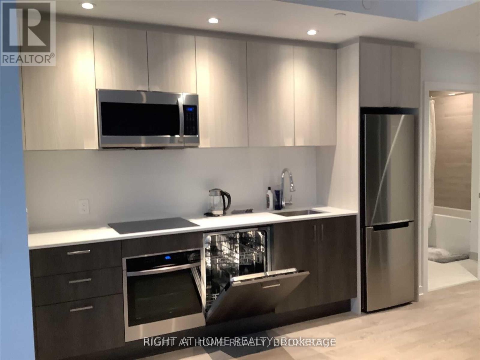 #1705 - 1928 Lake Shore Boulevard, Toronto, Ontario N6S 0B1 - Photo 4 - W12554642