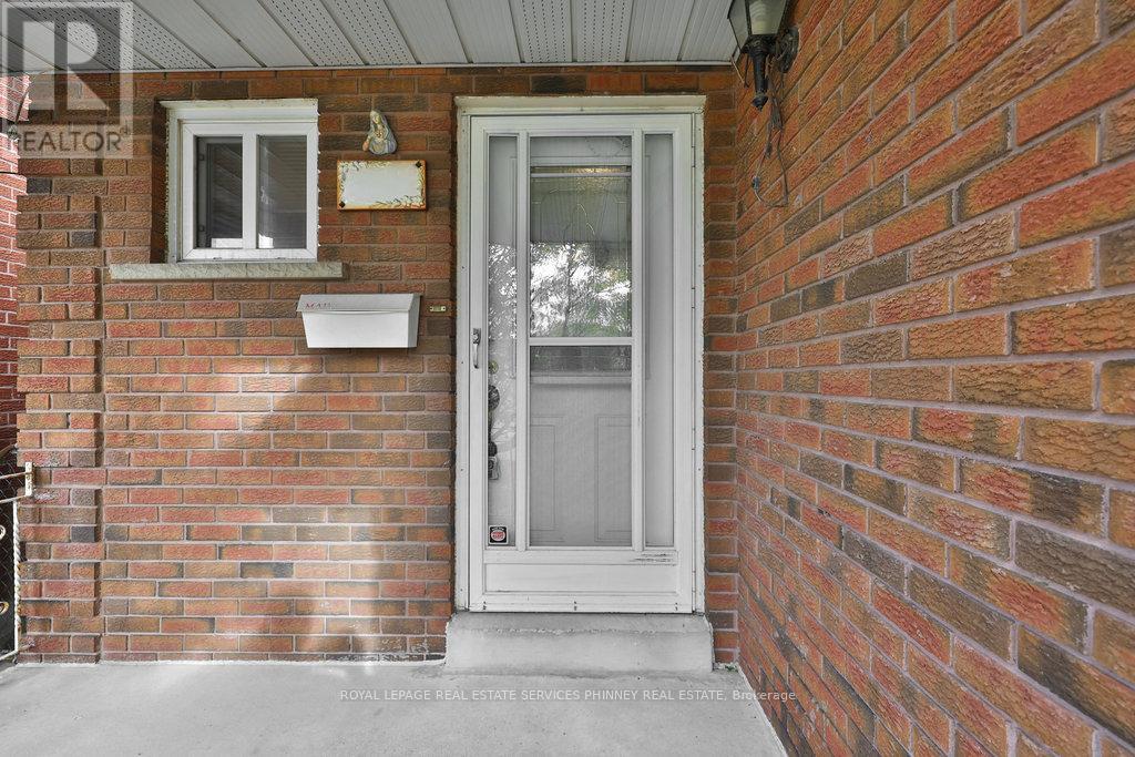4269 Poltava Crescent, Mississauga, Ontario  L4W 3B9 - Photo 2 - W12554654