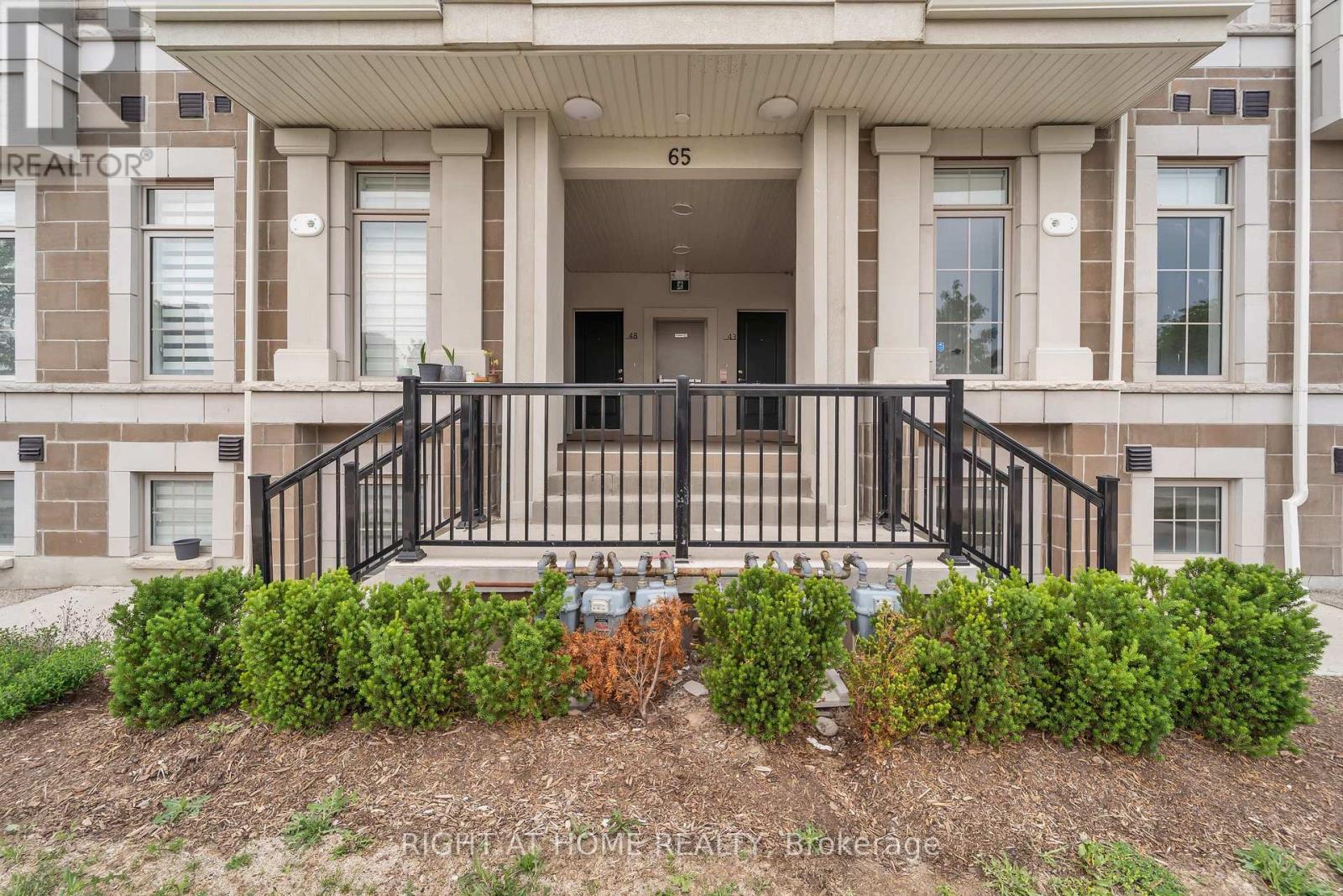 45 - 65 ARMDALE ROAD E, Mississauga, Ontario