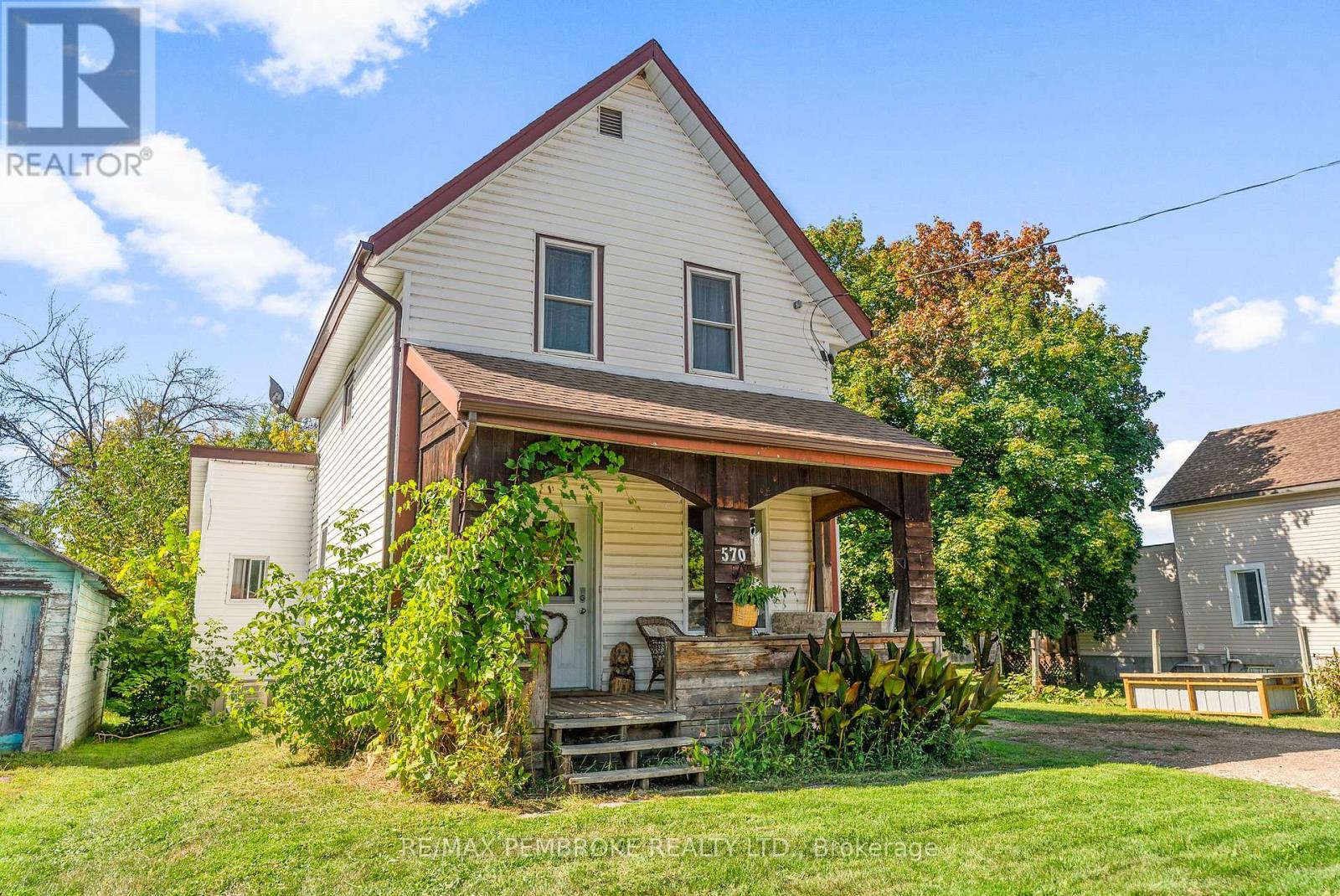 570 Eganville Road, Pembroke, Ontario K8A 4E9 - Photo 2 - X12409847