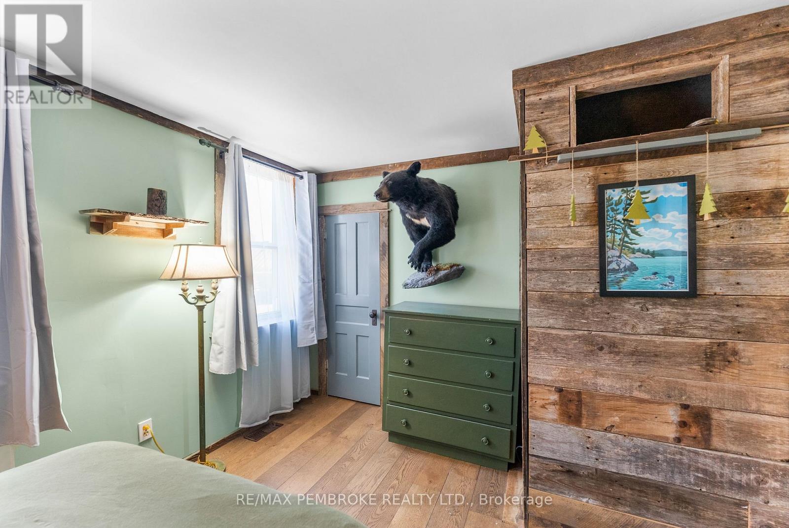 570 Eganville Road, Pembroke, Ontario K8A 4E9 - Photo 29 - X12409847