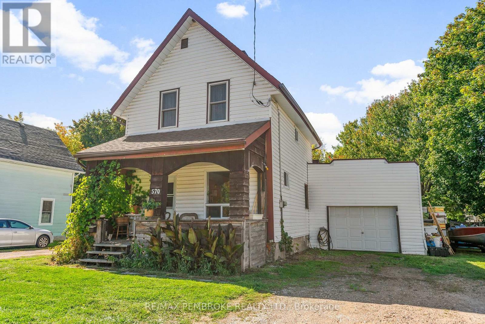 570 Eganville Road, Pembroke, Ontario K8A 4E9 - Photo 3 - X12409847