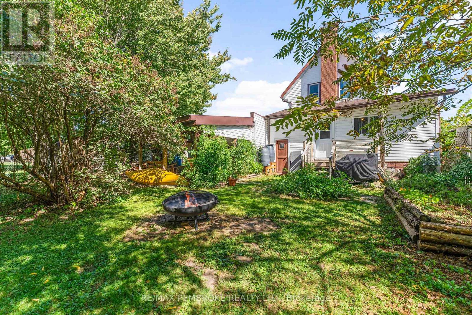 570 Eganville Road, Pembroke, Ontario K8A 4E9 - Photo 37 - X12409847