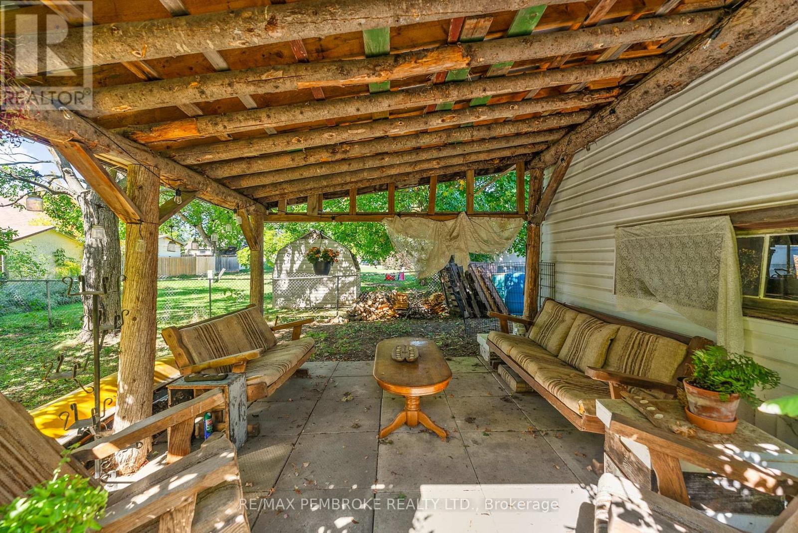 570 Eganville Road, Pembroke, Ontario K8A 4E9 - Photo 40 - X12409847