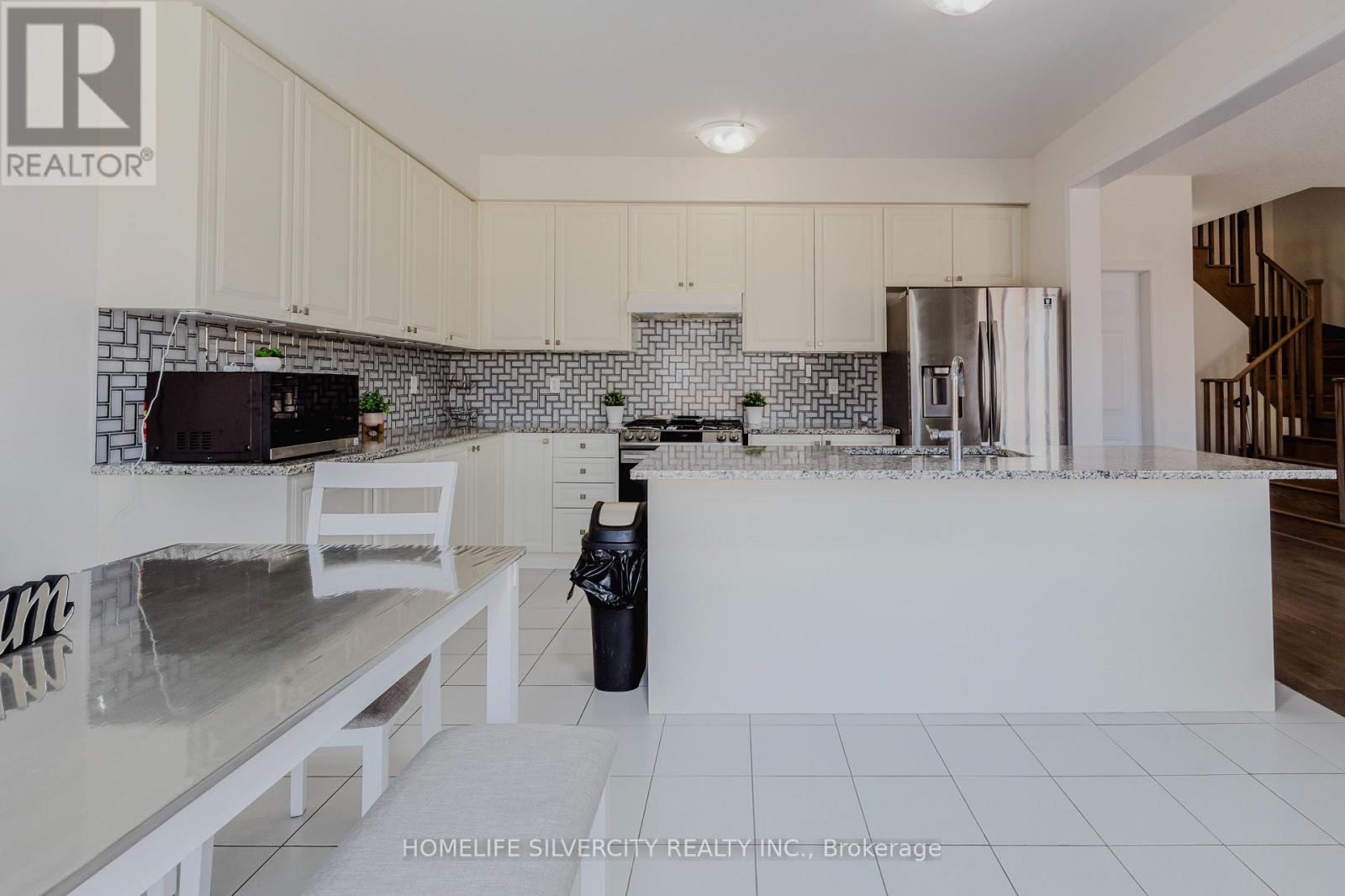 256 Bedrock Drive, Hamilton, Ontario  L8J 0M2 - Photo 12 - X12554516