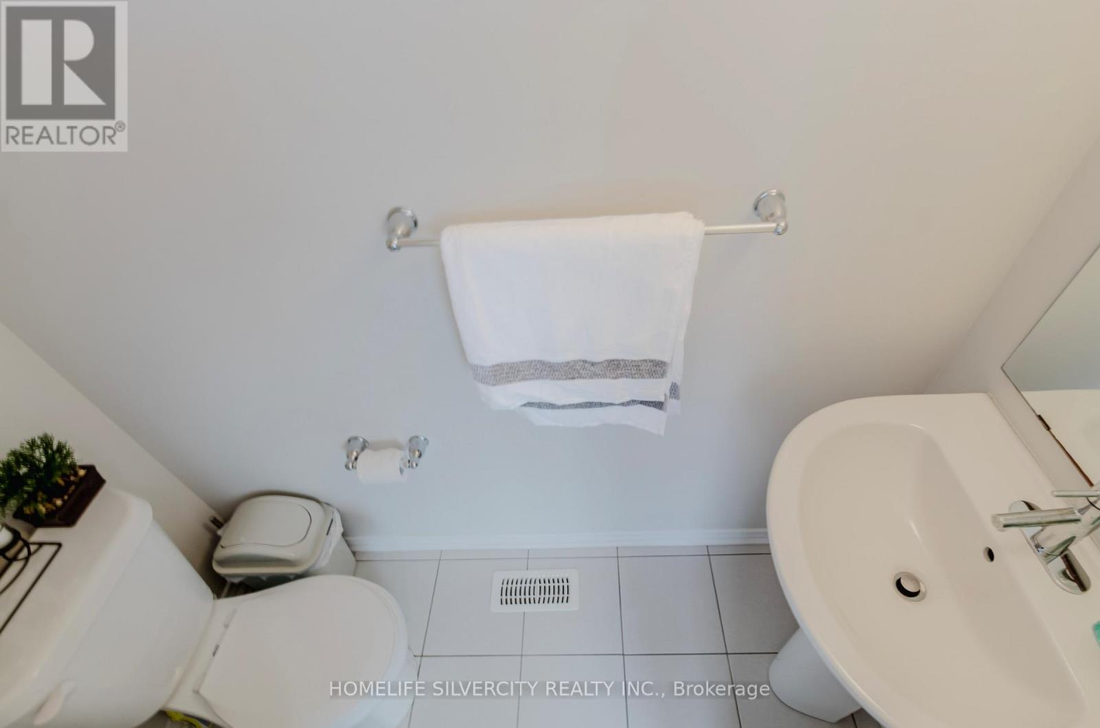 256 Bedrock Drive, Hamilton, Ontario  L8J 0M2 - Photo 19 - X12554516