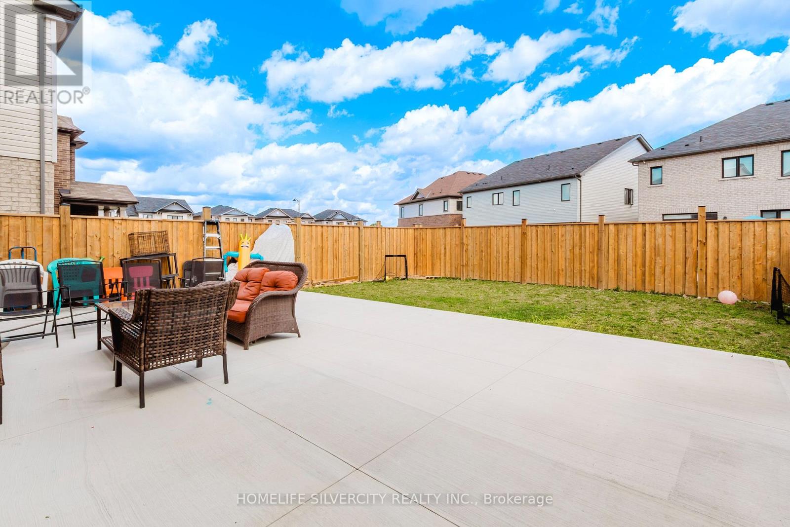 256 Bedrock Drive, Hamilton, Ontario  L8J 0M2 - Photo 36 - X12554516