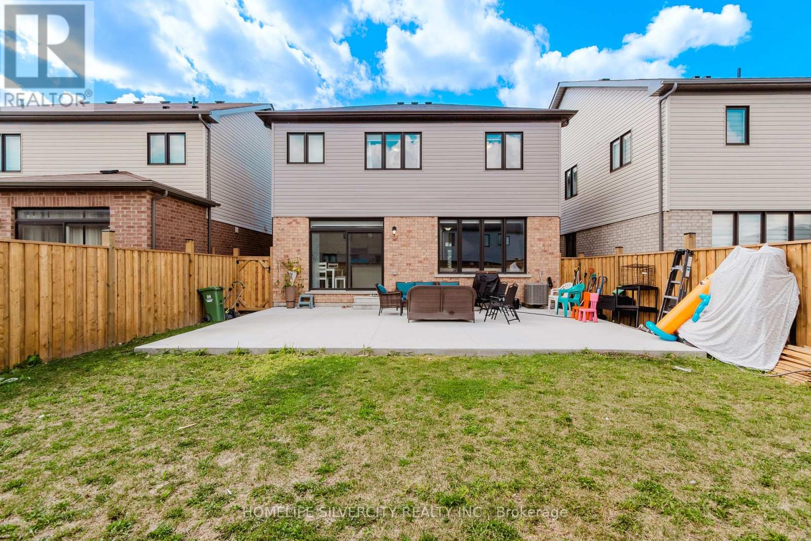 256 Bedrock Drive, Hamilton, Ontario  L8J 0M2 - Photo 37 - X12554516