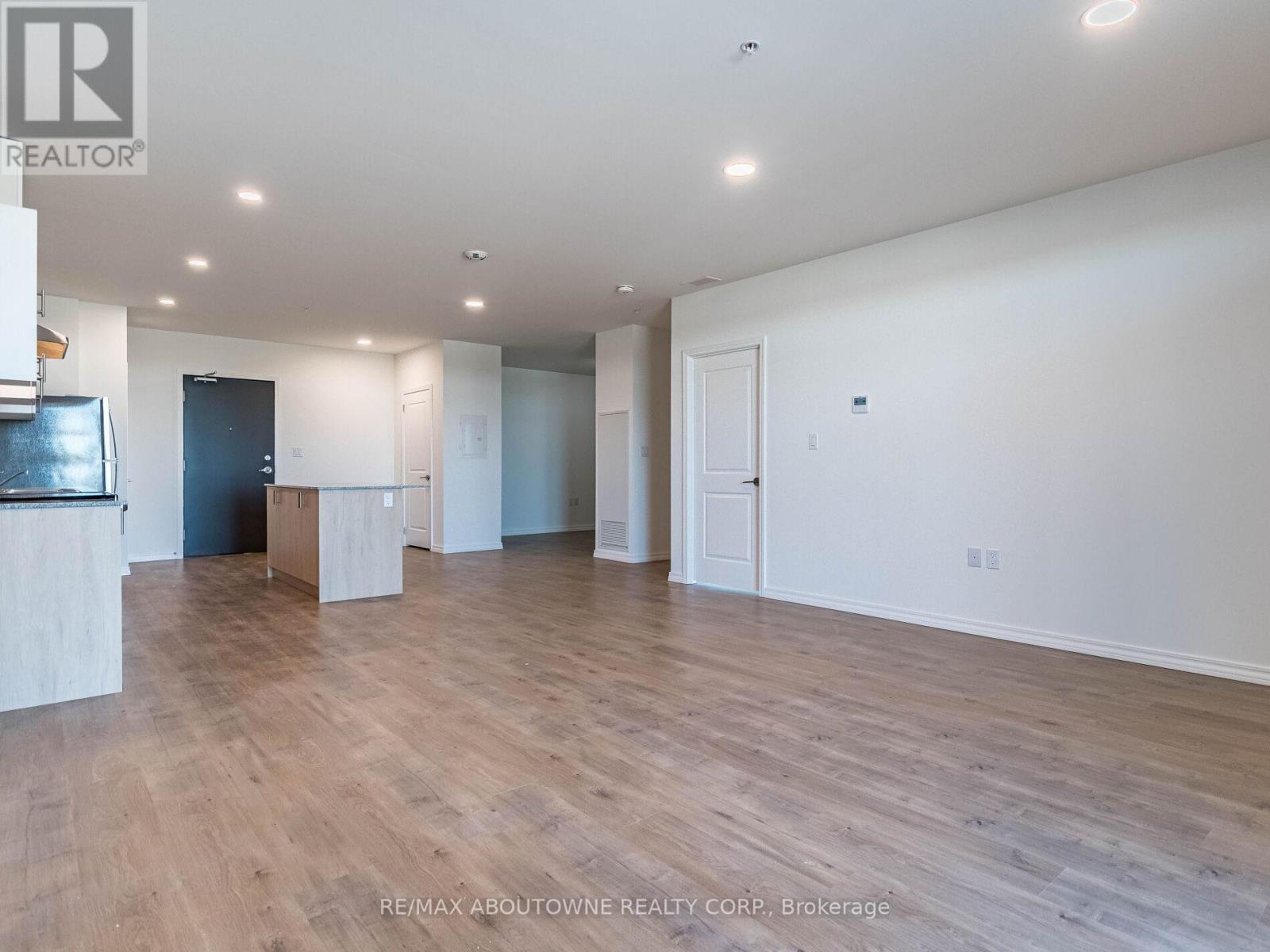 401 - 1098 Paisley Road, Guelph, Ontario  N1K 0E3 - Photo 14 - X12554560