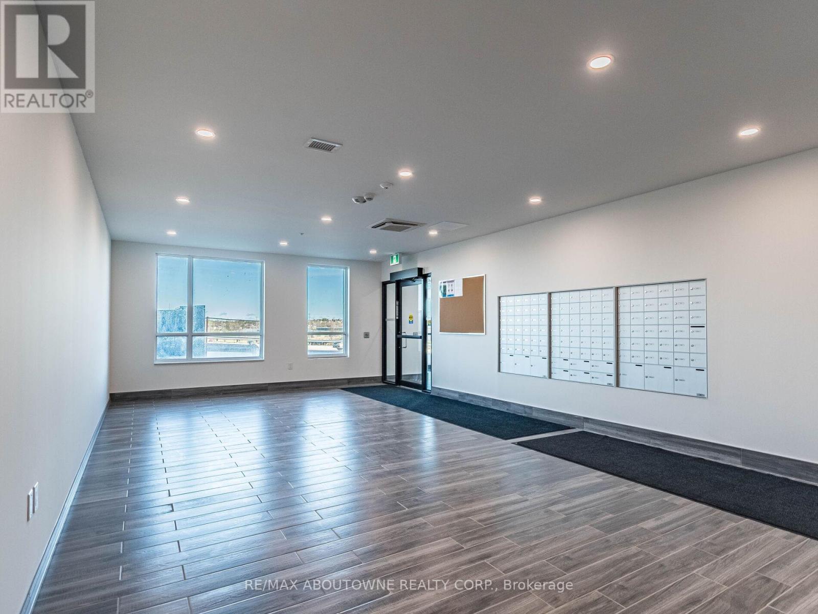 401 - 1098 Paisley Road, Guelph, Ontario  N1K 0E3 - Photo 5 - X12554560