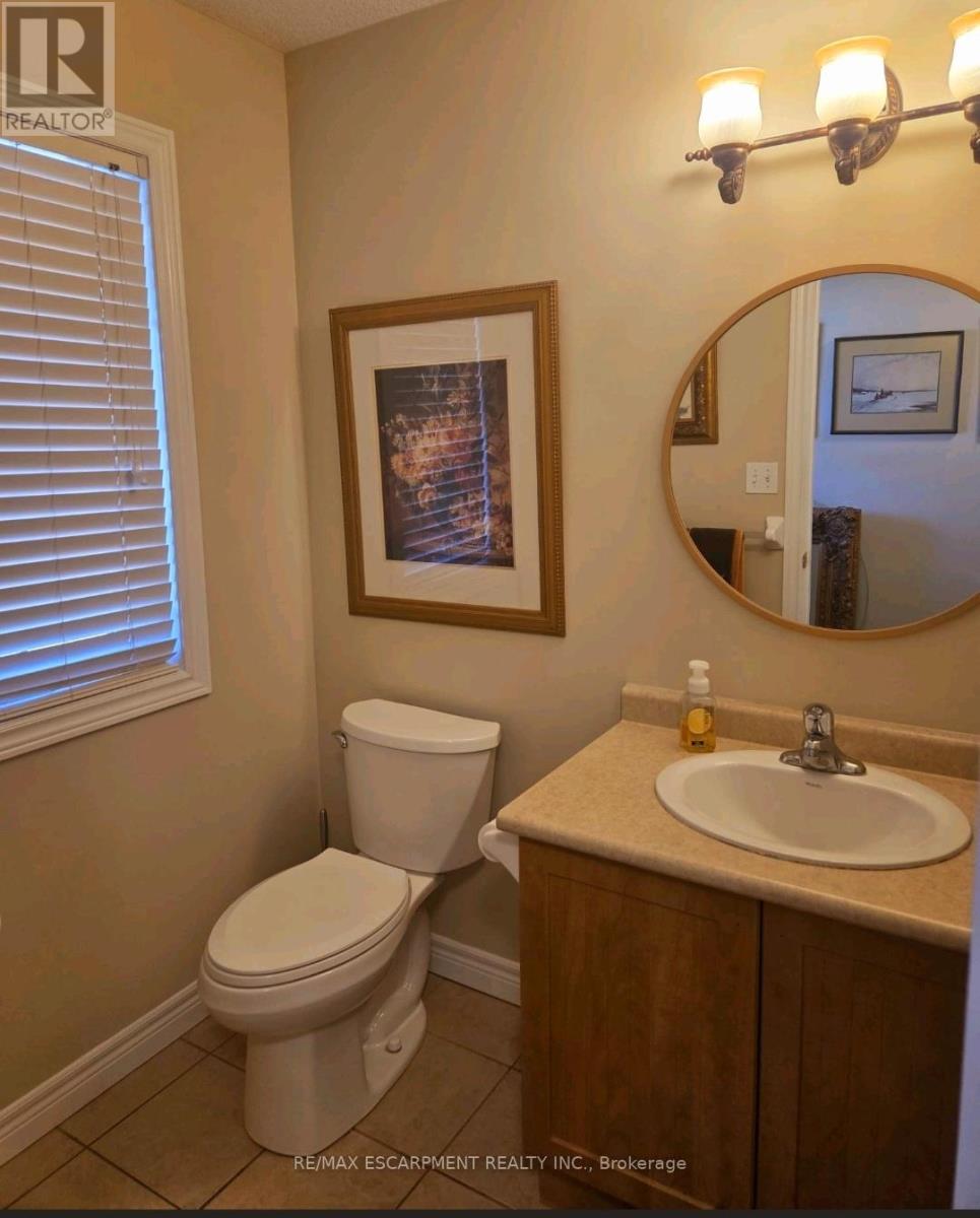 907 Frontenac Crescent, Woodstock, Ontario  N4V 0A6 - Photo 12 - X12554572